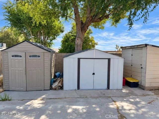 1902 W Avenue L, Lancaster, CA 93534