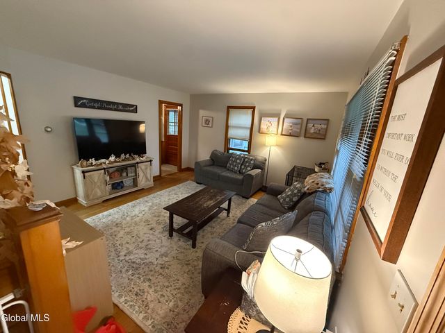 9 Lea Avenue, Waterford, NY 12188