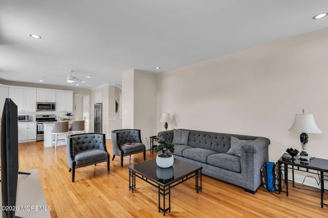 29 Tupelo Road, Bayville, NJ 08721