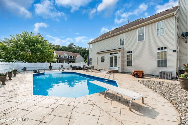 29 Tupelo Road, Bayville, NJ 08721
