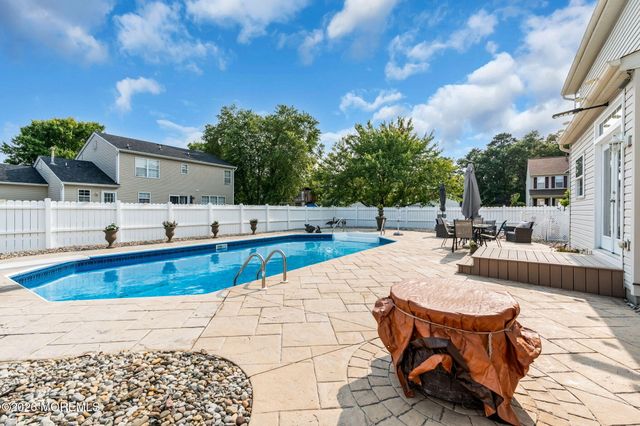 29 Tupelo Road, Bayville, NJ 08721