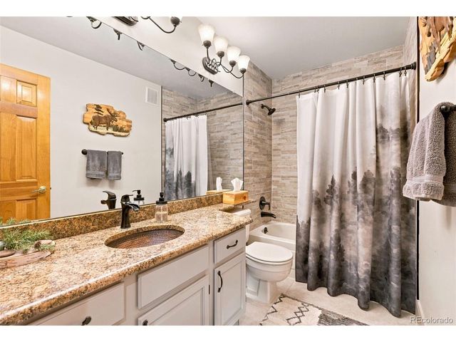 2085 Chelsea Ct, Highlands Ranch, CO 80126