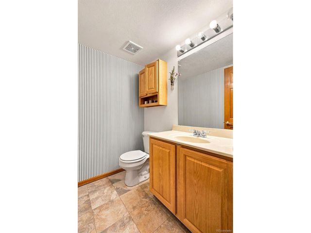 2085 Chelsea Ct, Highlands Ranch, CO 80126