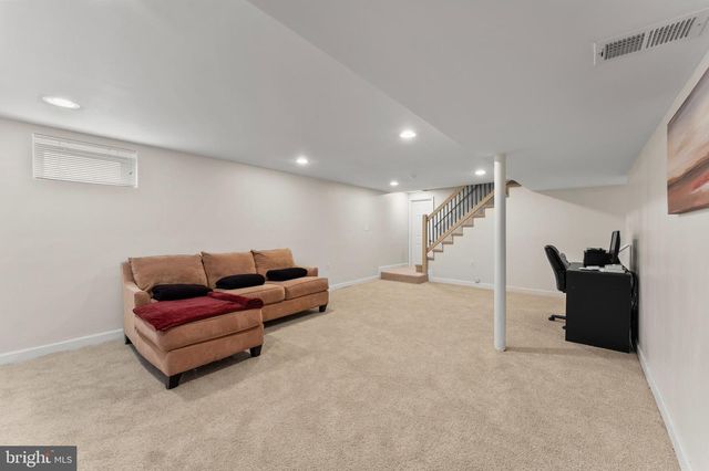 7211 BELTZ DR, District Heights, MD 20747