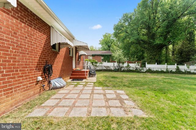 7211 BELTZ DR, District Heights, MD 20747