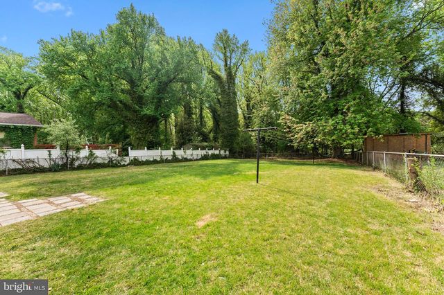 7211 BELTZ DR, District Heights, MD 20747