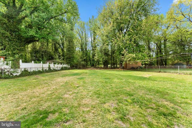 7211 BELTZ DR, District Heights, MD 20747