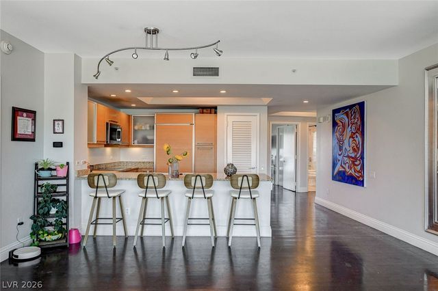 322 Karen Avenue 601, Las Vegas, NV 89109