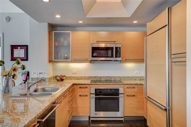 322 Karen Avenue 601, Las Vegas, NV 89109