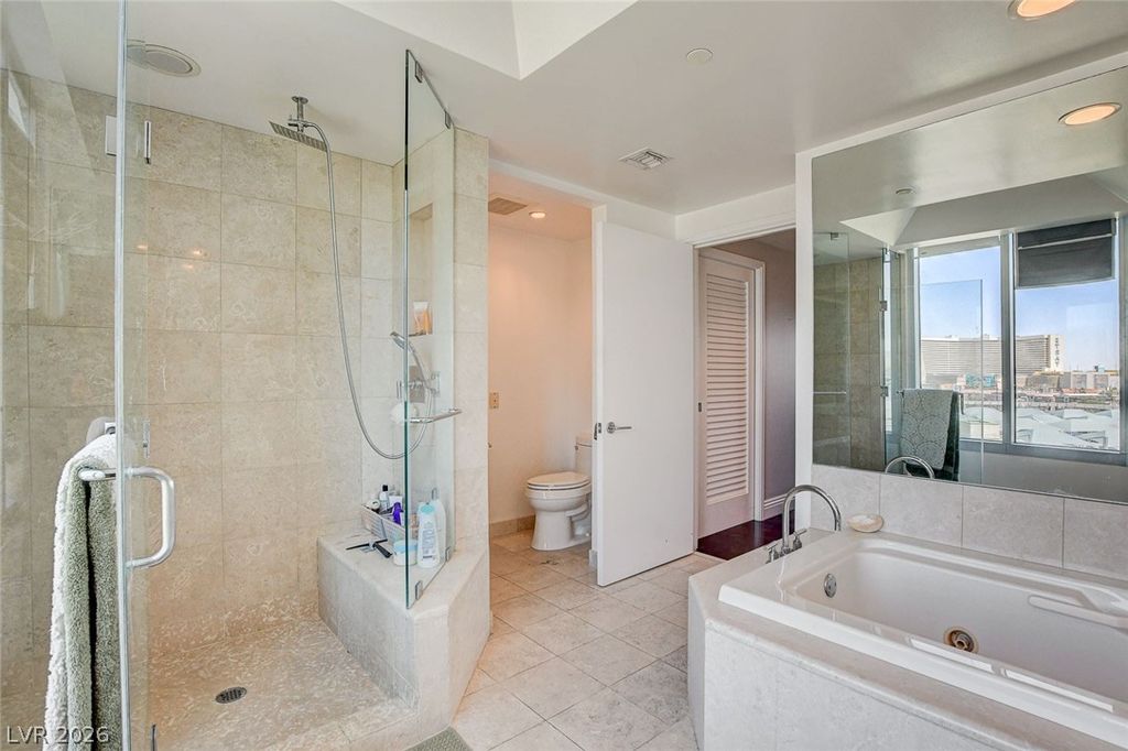 Image 14 of property listing at 322 Karen Avenue 601, Las Vegas, NV 89109