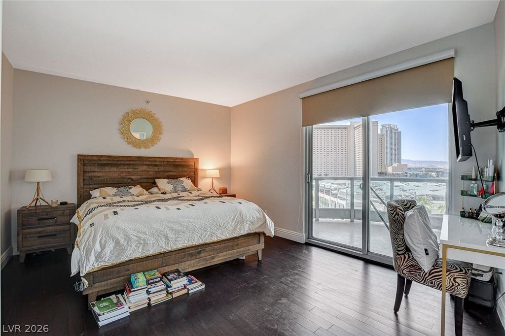 Image 15 of property listing at 322 Karen Avenue 601, Las Vegas, NV 89109