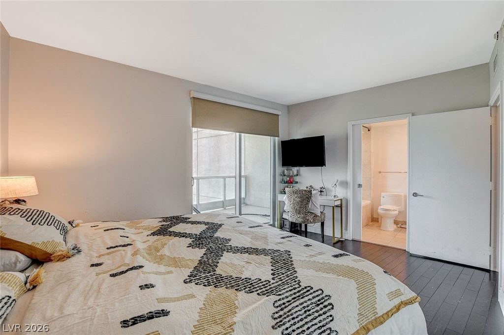 Image 16 of property listing at 322 Karen Avenue 601, Las Vegas, NV 89109