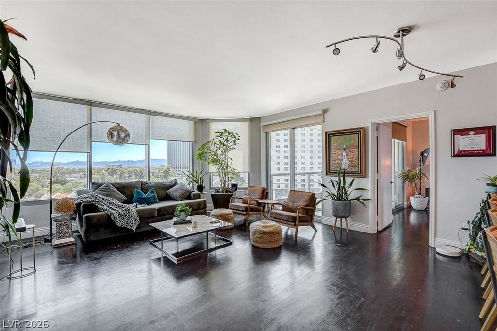 Image 2 of property listing at 322 Karen Avenue 601, Las Vegas, NV 89109