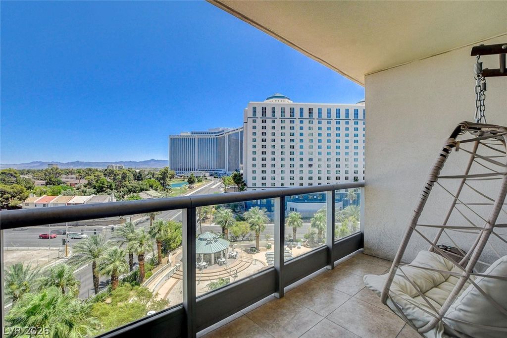 Image 20 of property listing at 322 Karen Avenue 601, Las Vegas, NV 89109