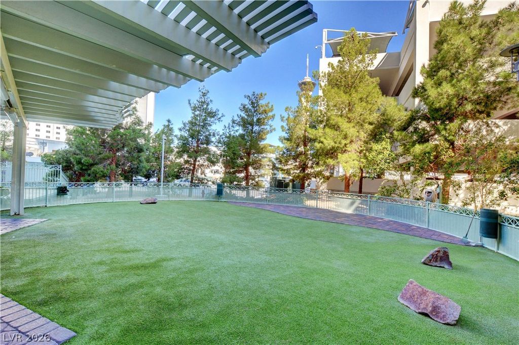 Image 31 of property listing at 322 Karen Avenue 601, Las Vegas, NV 89109