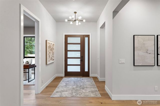 14 158th Place NE, Bellevue, WA 98008