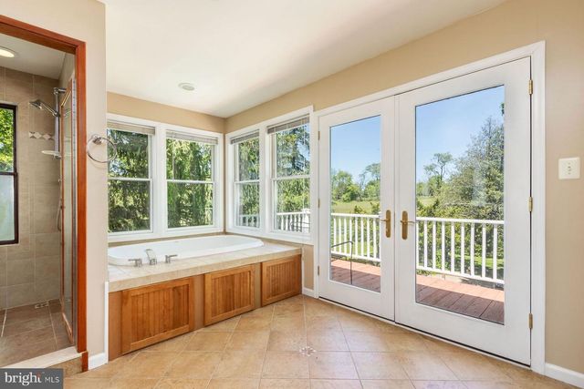 293 LURGAN RD, New Hope, PA 18938