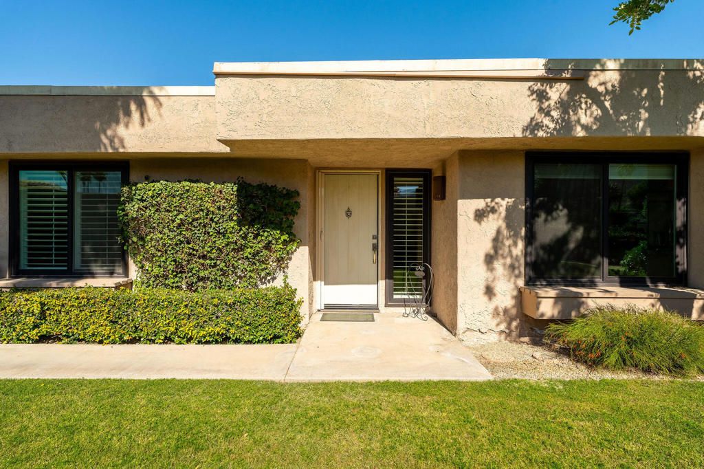 Image 2 of property listing at 72806 Fleetwood Circle, Palm Desert, CA 92260