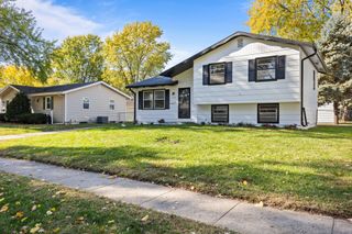 4220 68th Street, Urbandale, IA 50322