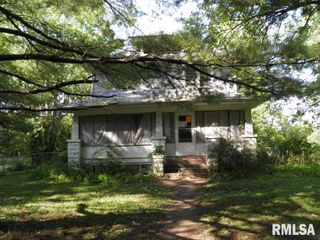 808 E 3RD Avenue, Coal Valley, IL 61240