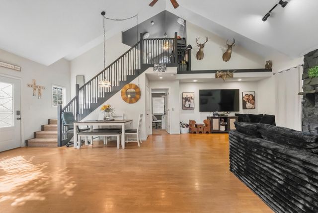 1006 Bluff Road, Merriam Woods, MO 65740