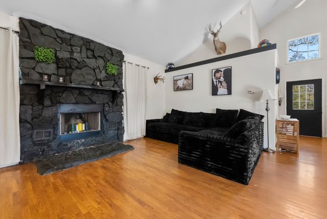 1006 Bluff Road, Merriam Woods, MO 65740