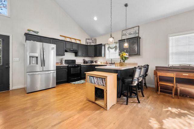 1006 Bluff Road, Merriam Woods, MO 65740