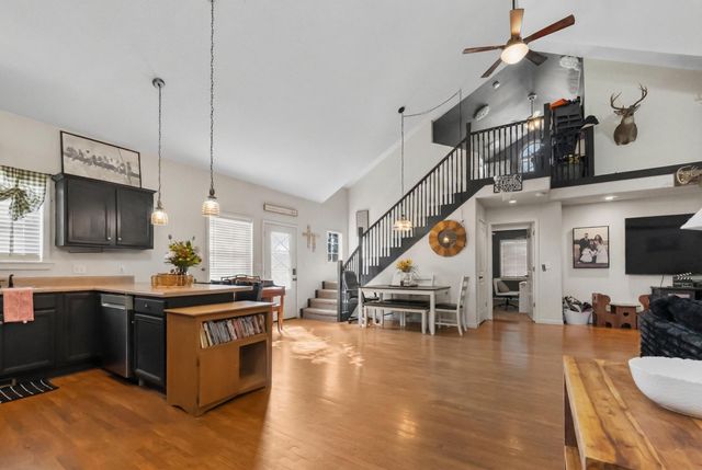 1006 Bluff Road, Merriam Woods, MO 65740