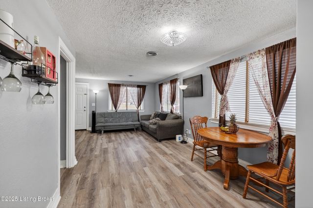 137 Seneca Trail, Louisville, KY 40214