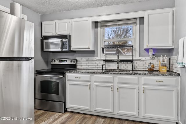 137 Seneca Trail, Louisville, KY 40214