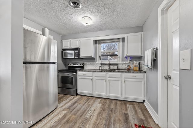 137 Seneca Trail, Louisville, KY 40214