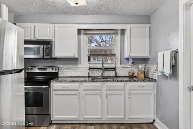 137 Seneca Trail, Louisville, KY 40214