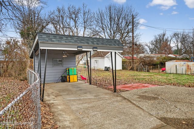 137 Seneca Trail, Louisville, KY 40214