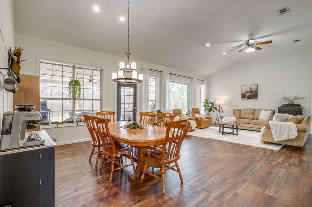 9948 S Highway 171, Grandview, TX 76050