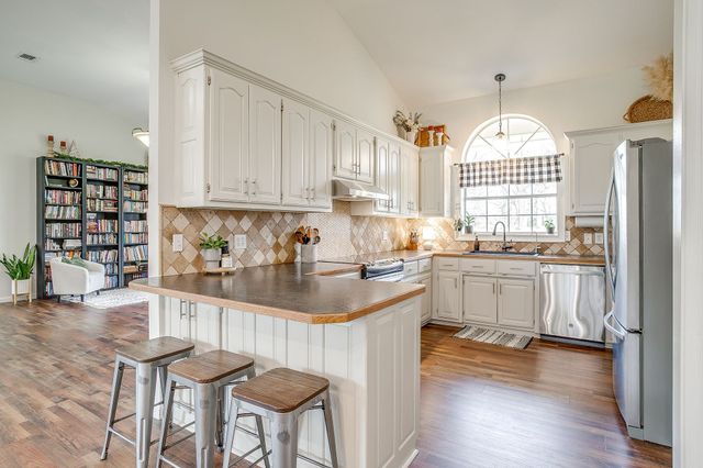 9948 S Highway 171, Grandview, TX 76050