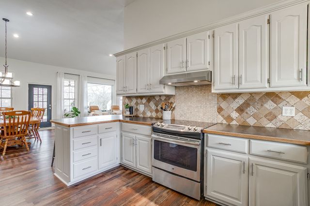 9948 S Highway 171, Grandview, TX 76050