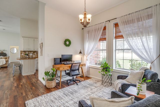 9948 S Highway 171, Grandview, TX 76050