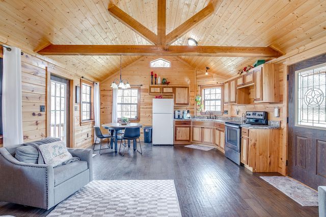 9948 S Highway 171, Grandview, TX 76050