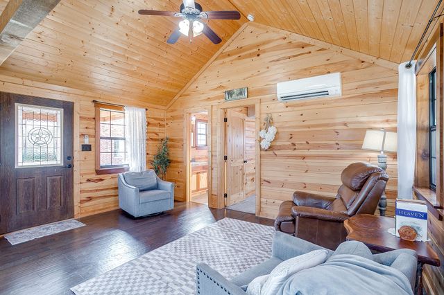 9948 S Highway 171, Grandview, TX 76050