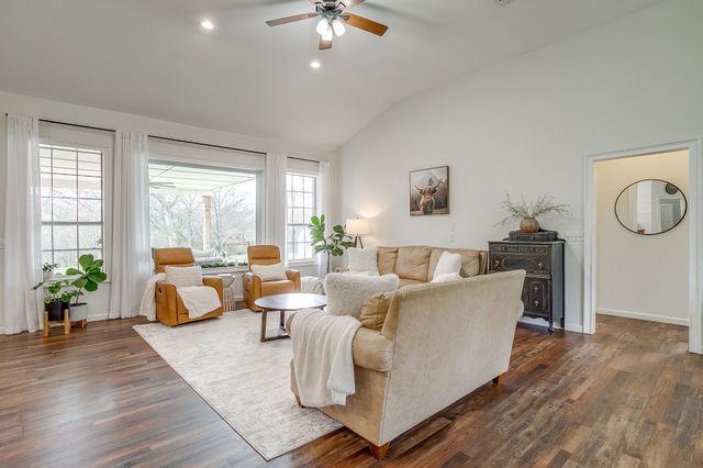 9948 S Highway 171, Grandview, TX 76050