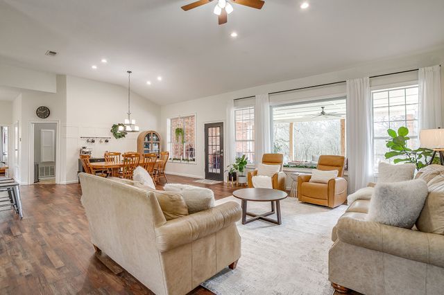 9948 S Highway 171, Grandview, TX 76050