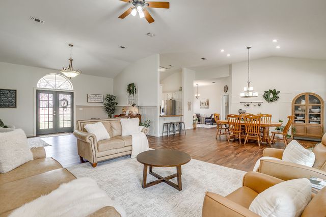 9948 S Highway 171, Grandview, TX 76050