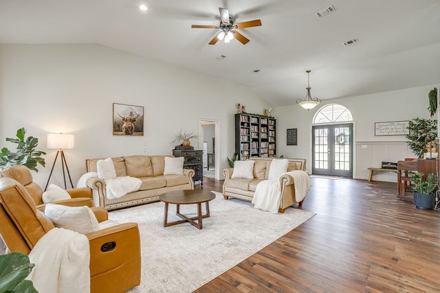 9948 S Highway 171, Grandview, TX 76050