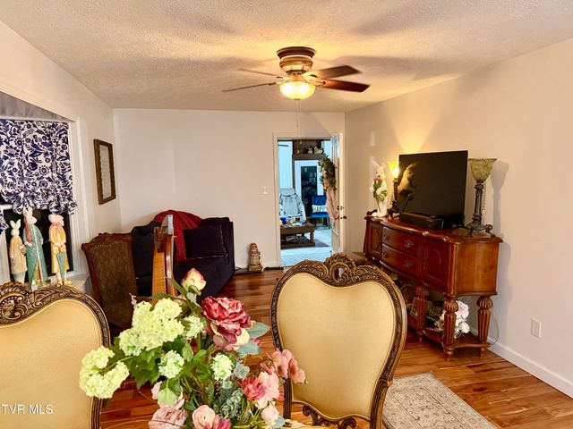 11516 Frederick Road, Coeburn, VA 24230