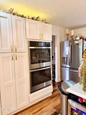 11516 Frederick Road, Coeburn, VA 24230