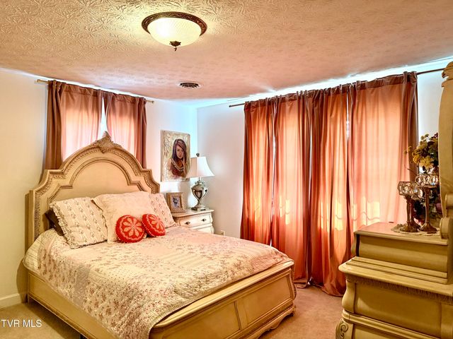 11516 Frederick Road, Coeburn, VA 24230