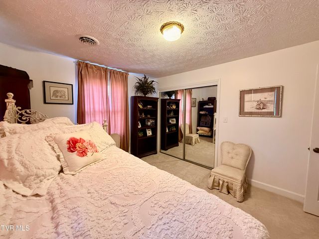 11516 Frederick Road, Coeburn, VA 24230