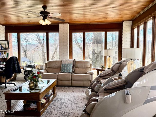 11516 Frederick Road, Coeburn, VA 24230