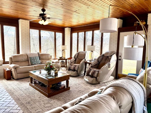 11516 Frederick Road, Coeburn, VA 24230