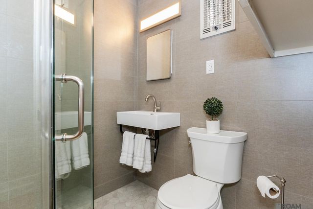 8567 N Essen Heights Ct, Baton Rouge, LA 70809